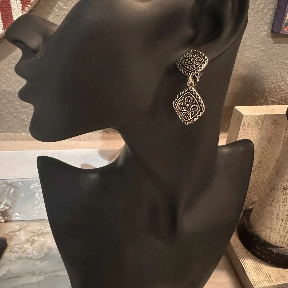 Handcrafted SET clip on Silver Dangle Earrings with bracelet set